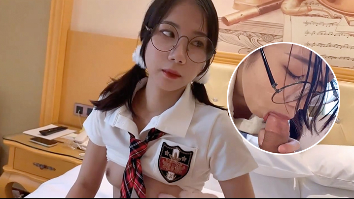 清纯如莲花的眼镜妹-JK少女制服heart被猥琐猪头主人无套搞了还内射艹得哇哇叫戴眼镜的就是闷骚萝莉二次元母狗