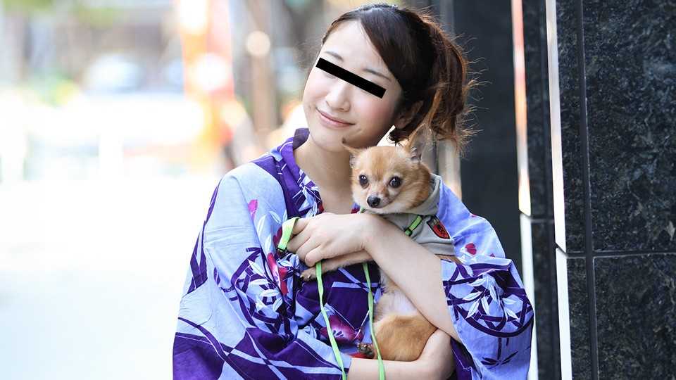 天然むすめ 082423_01 犬の散歩中に犬好きな浴衣美人をナンパゲット！佐々木レイ