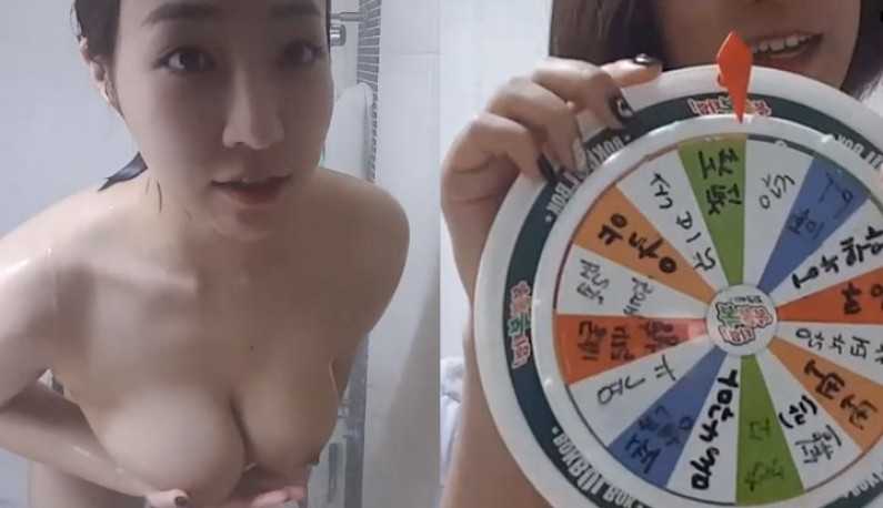 [韩国] 巨乳直播主说不知道要播什么内容，就交给转盘决定吧!