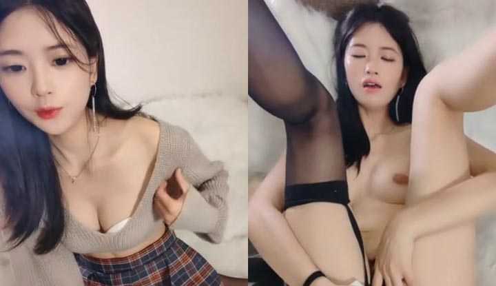 小九睡不醒黑丝尤物小美女～双腿开开摸穴自慰好诱惑